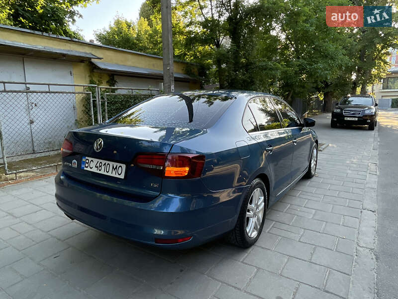 Седан Volkswagen Jetta 2017 в Львові