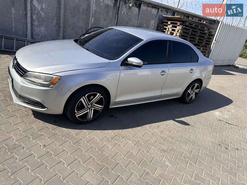 Седан Volkswagen Jetta 2013 в 