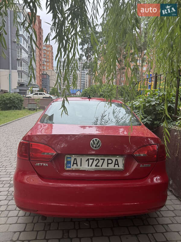 Седан Volkswagen Jetta 2013 в Ирпене