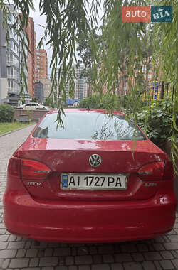 Седан Volkswagen Jetta 2013 в 