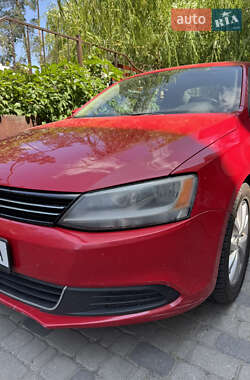Седан Volkswagen Jetta 2013 в 