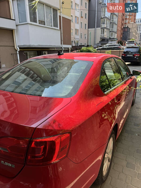 Седан Volkswagen Jetta 2013 в Ирпене