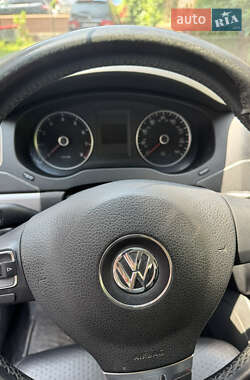 Седан Volkswagen Jetta 2013 в 