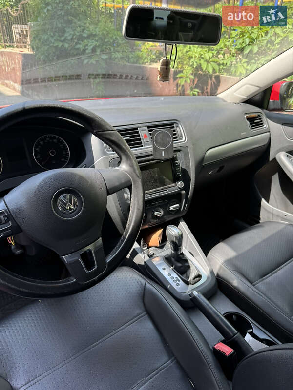 Седан Volkswagen Jetta 2013 в Ирпене