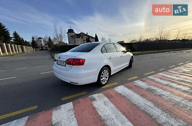 Седан Volkswagen Jetta 2014 в 