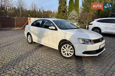 Седан Volkswagen Jetta 2014 в 