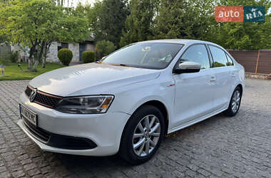 Седан Volkswagen Jetta 2014 в 