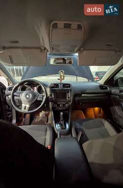 Седан Volkswagen Jetta 2012 в 