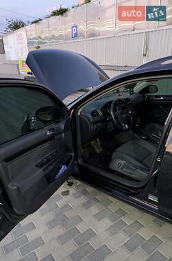 Седан Volkswagen Jetta 2012 в 
