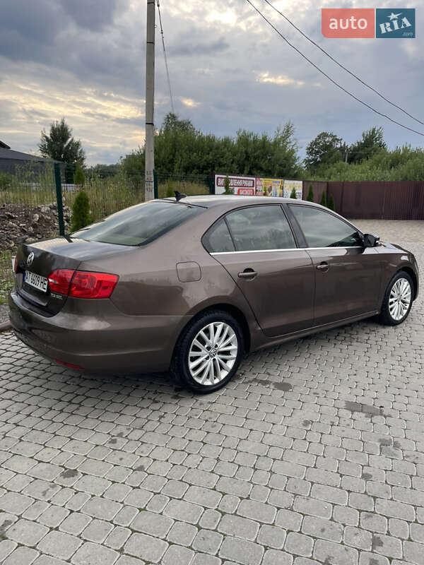 Седан Volkswagen Jetta 2011 в Богородчанах