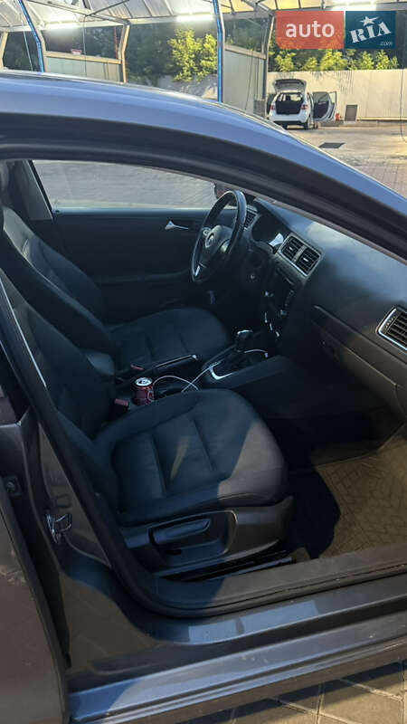 Седан Volkswagen Jetta 2011 в Києві