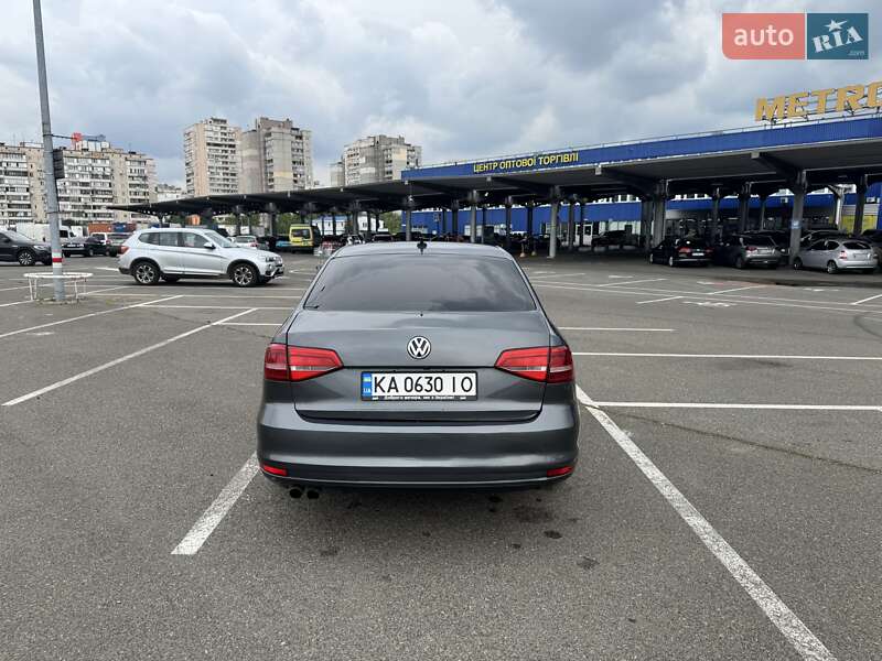 Седан Volkswagen Jetta 2015 в Киеве