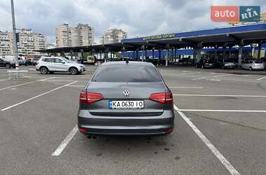 Седан Volkswagen Jetta 2015 в 