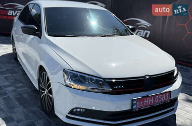 Седан Volkswagen Jetta 2016 в Дніпрі
