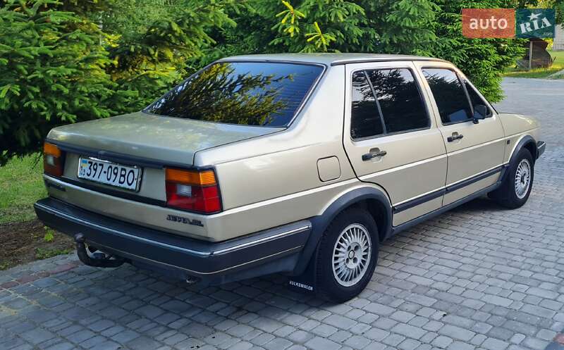 Седан Volkswagen Jetta 1984 в Ратным