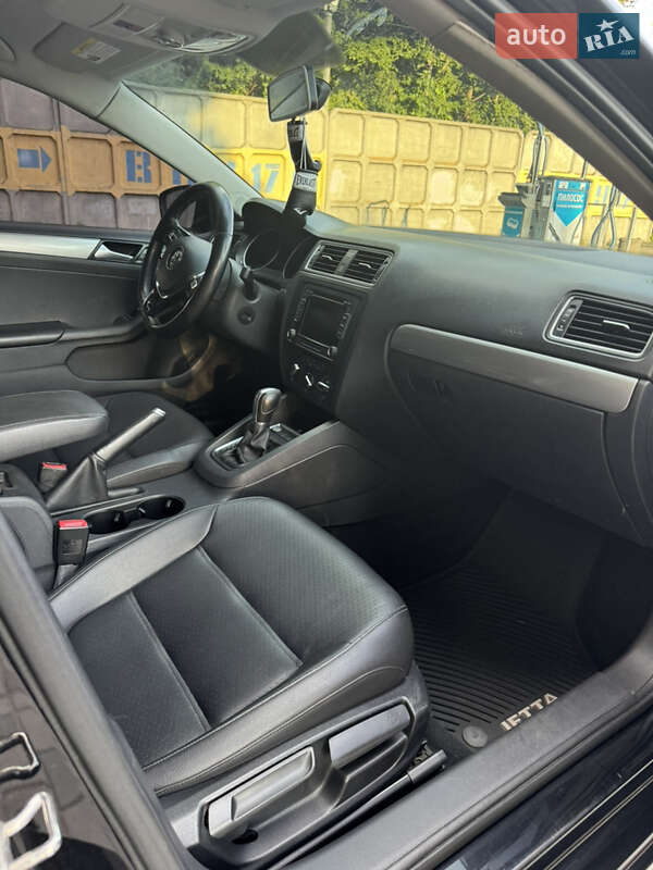 Седан Volkswagen Jetta 2014 в Днепре