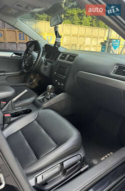 Седан Volkswagen Jetta 2014 в 