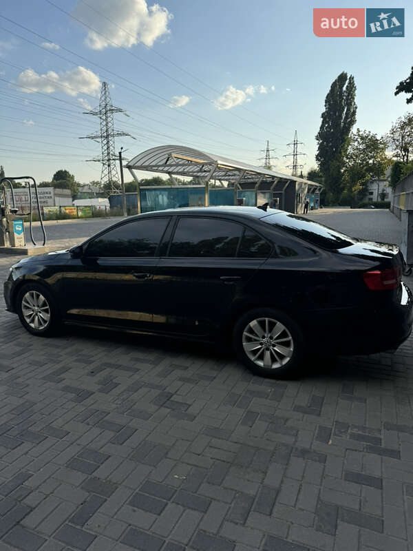 Седан Volkswagen Jetta 2014 в Днепре