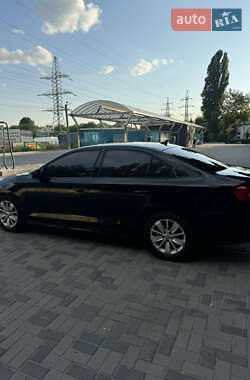 Седан Volkswagen Jetta 2014 в 