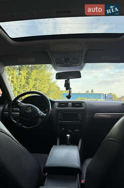 Седан Volkswagen Jetta 2014 в 