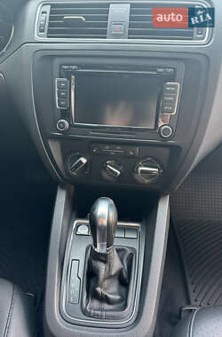 Седан Volkswagen Jetta 2014 в 