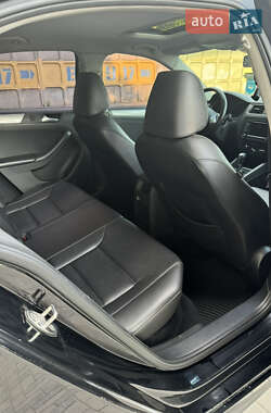Седан Volkswagen Jetta 2014 в 