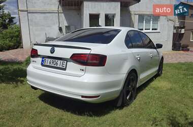 Седан Volkswagen Jetta 2016 в 