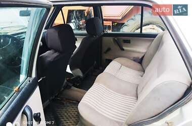 Седан Volkswagen Jetta 1987 в Березному