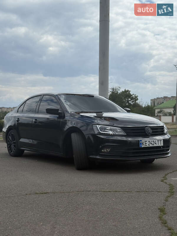 Седан Volkswagen Jetta 2016 в 
