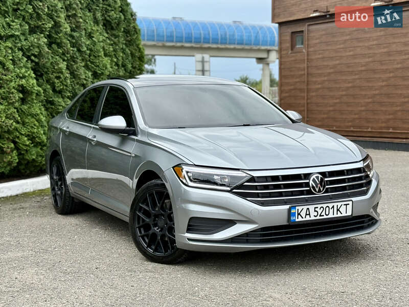 Седан Volkswagen Jetta 2019 в Киеве