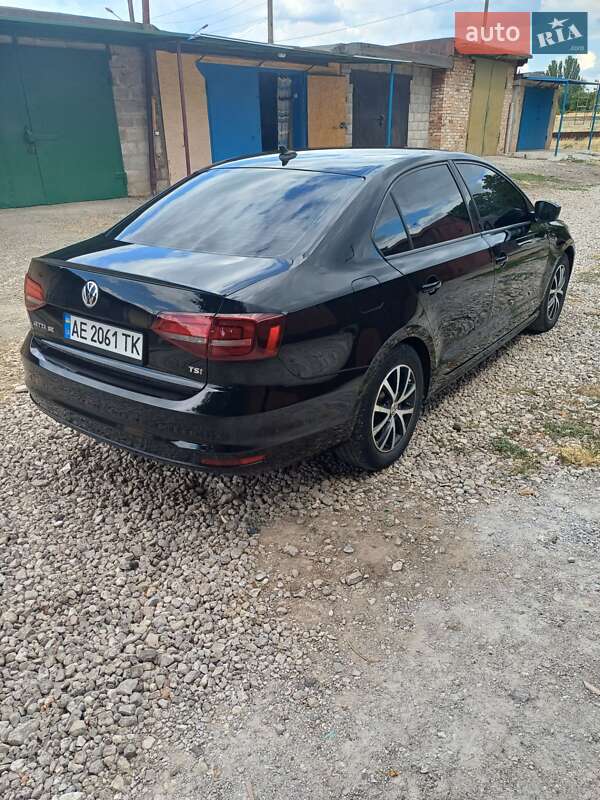 Седан Volkswagen Jetta 2015 в Кривом Роге
