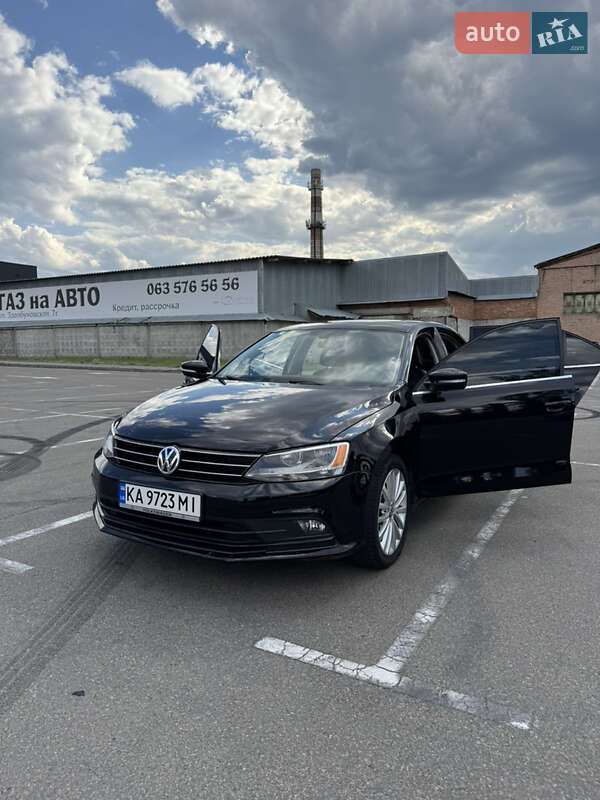 Седан Volkswagen Jetta 2015 в Киеве
