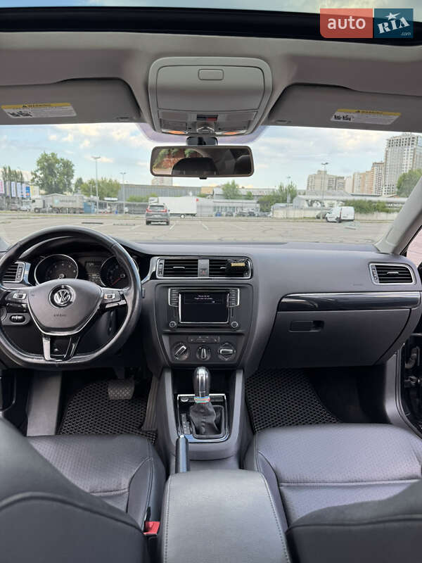 Седан Volkswagen Jetta 2015 в Киеве