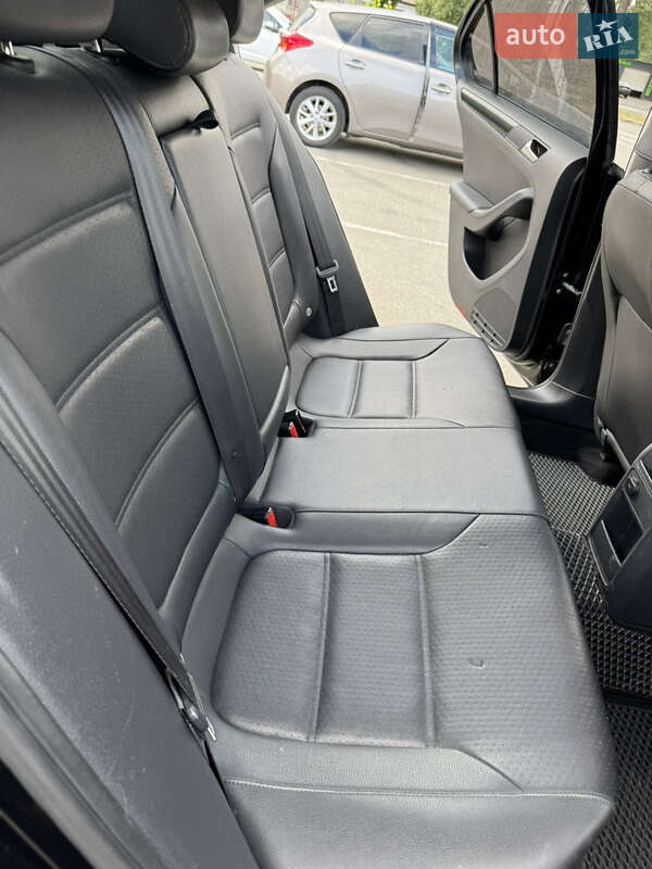 Седан Volkswagen Jetta 2015 в Киеве