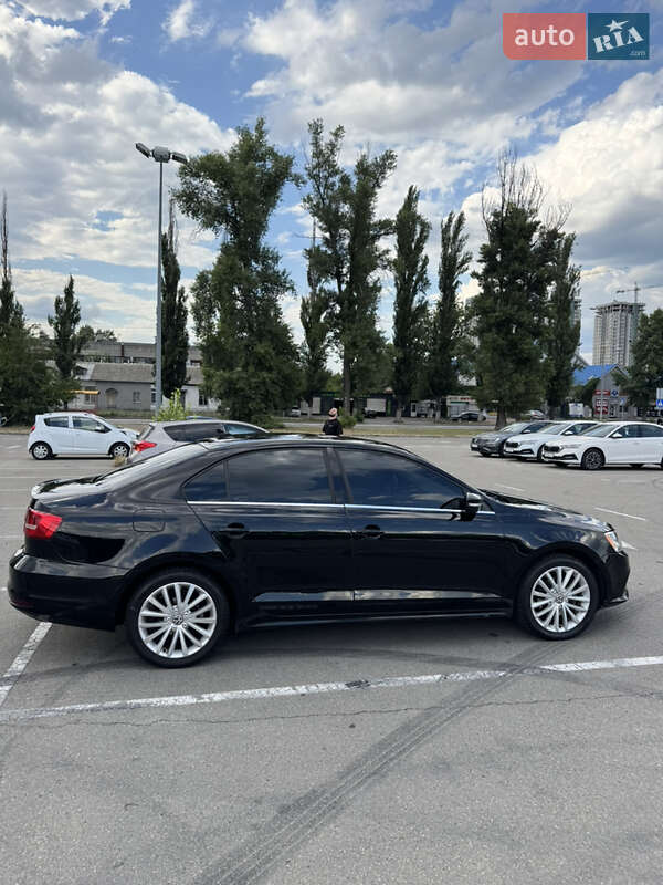 Седан Volkswagen Jetta 2015 в Киеве
