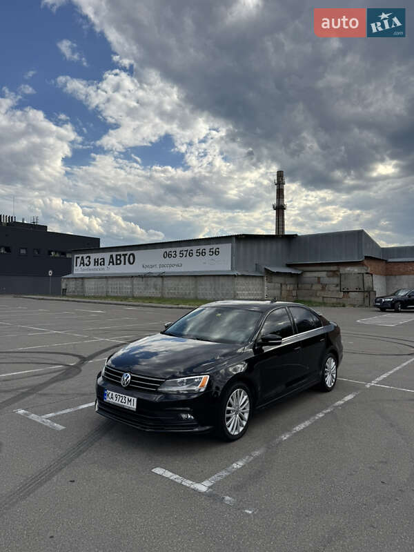 Седан Volkswagen Jetta 2015 в Киеве
