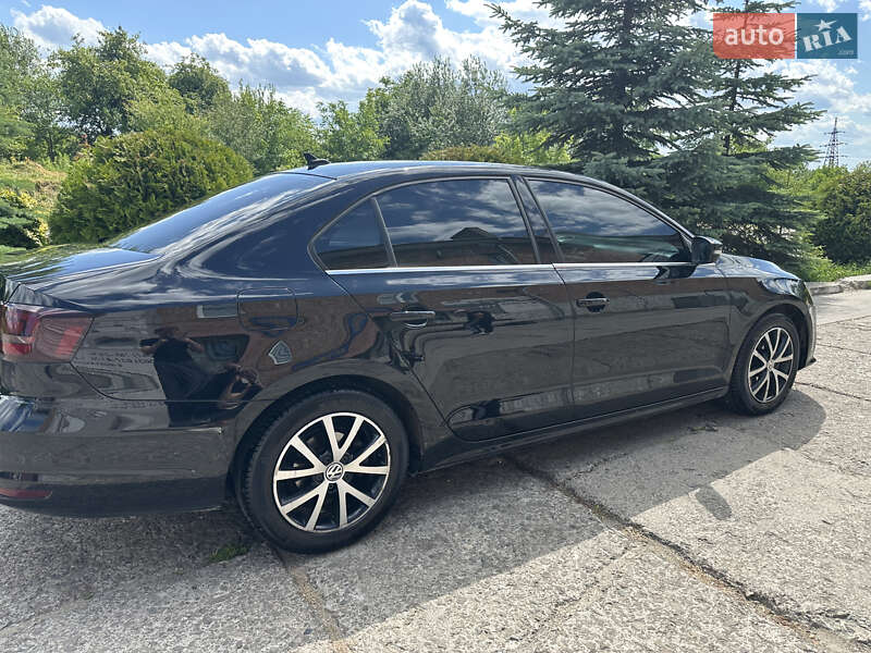 Седан Volkswagen Jetta 2017 в Новом Роздоле