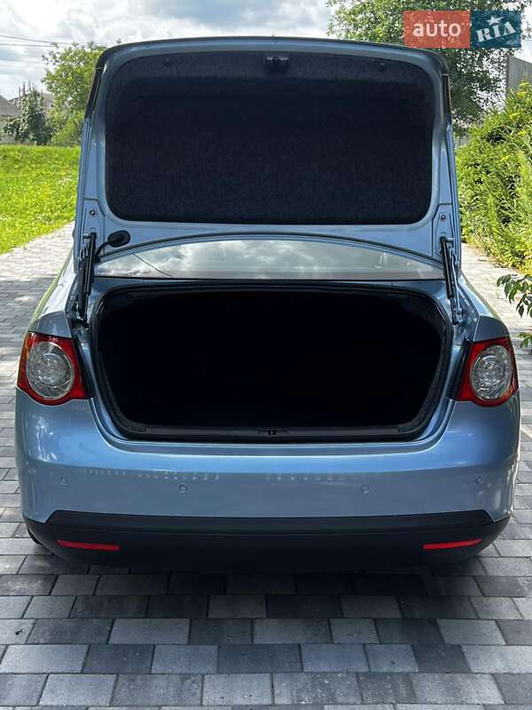 Седан Volkswagen Jetta 2008 в Вознесенске