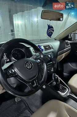 Седан Volkswagen Jetta 2017 в 
