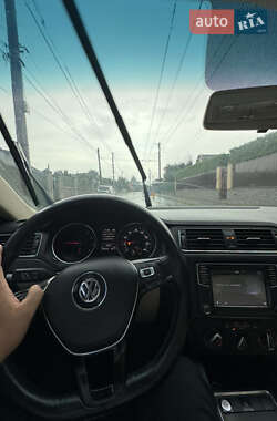 Седан Volkswagen Jetta 2017 в 
