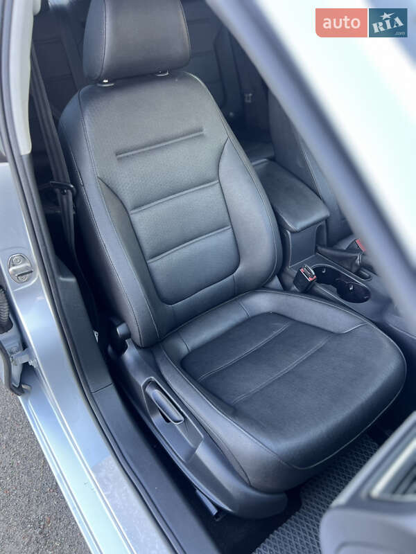 Седан Volkswagen Jetta 2012 в Киеве