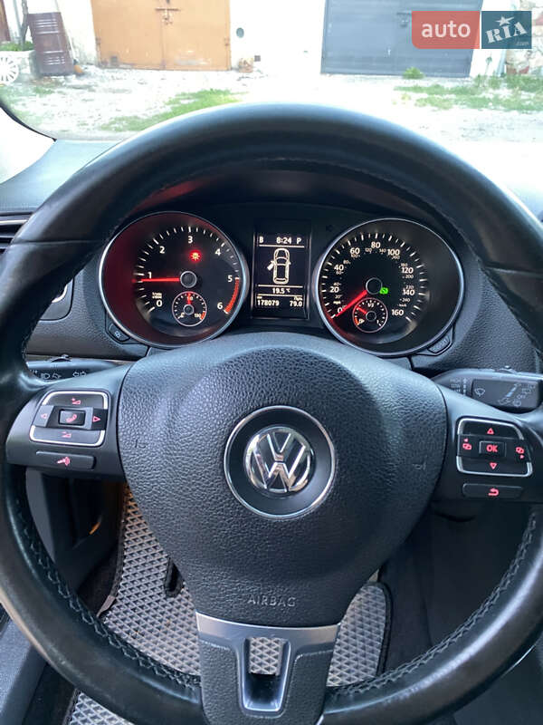 Универсал Volkswagen Jetta 2014 в Ровно