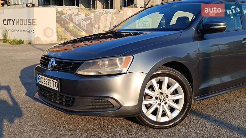 Седан Volkswagen Jetta 2013 в Львове