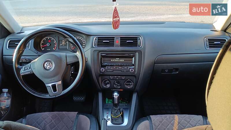 Седан Volkswagen Jetta 2013 в Львове