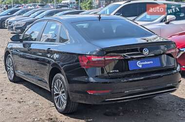 Седан Volkswagen Jetta 2019 в 