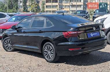 Седан Volkswagen Jetta 2019 в 