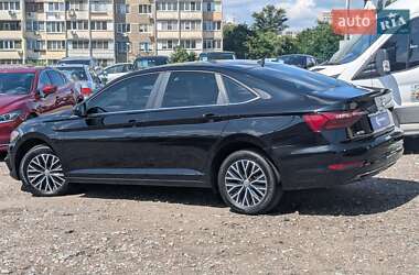 Седан Volkswagen Jetta 2019 в 