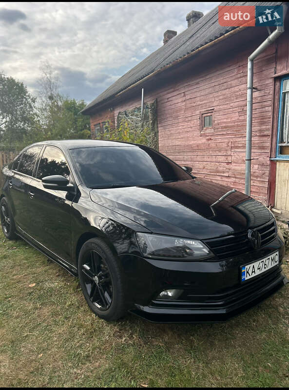 Седан Volkswagen Jetta 2016 в Киеве