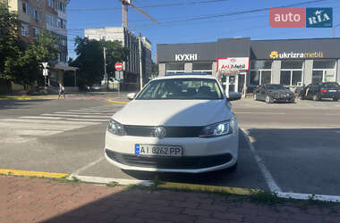 Седан Volkswagen Jetta 2011 в 