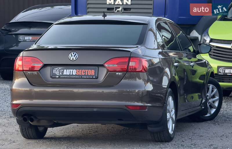 Седан Volkswagen Jetta 2012 в Харькове